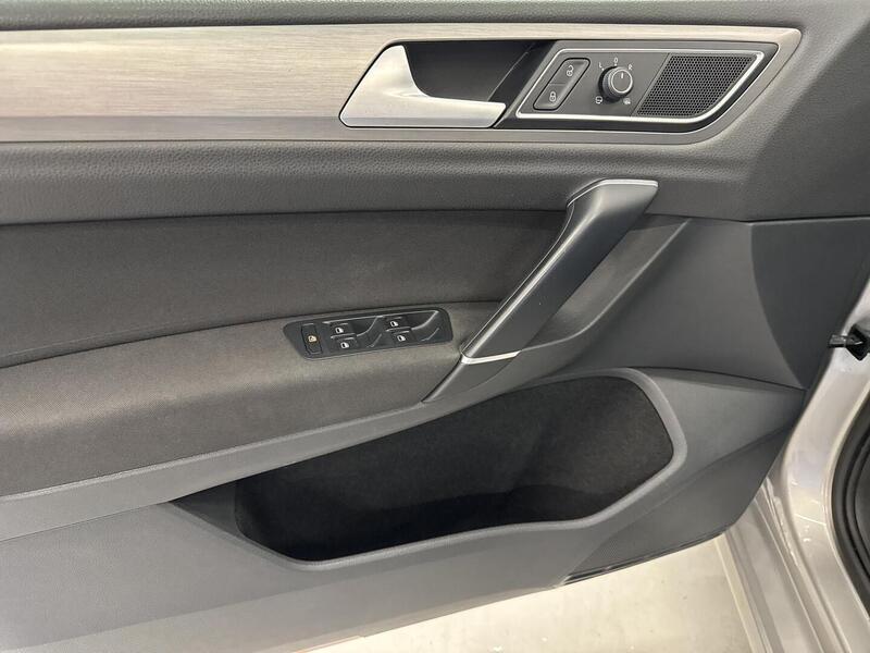 Volkswagen Golf Sportsvan vaihtoauto