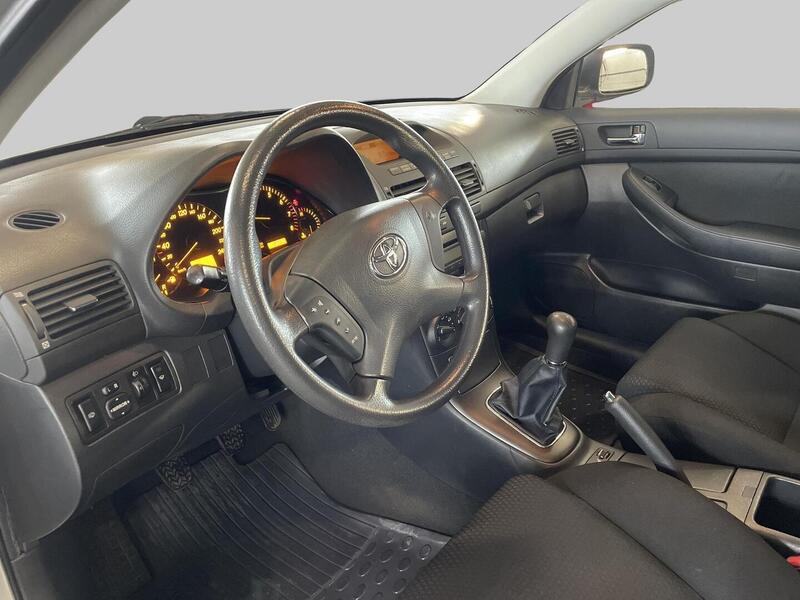 Toyota Avensis vaihtoauto