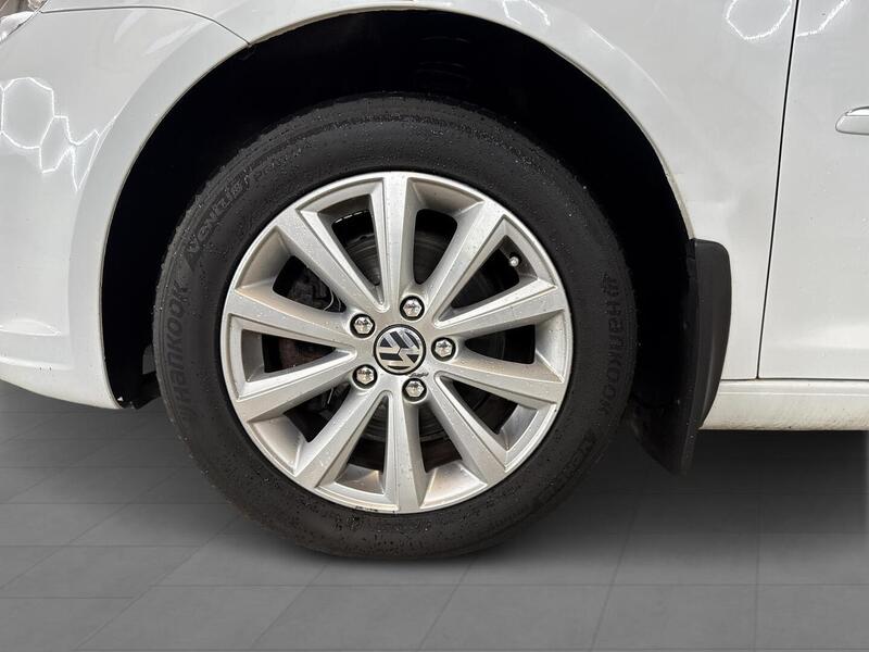 Volkswagen Touran vaihtoauto