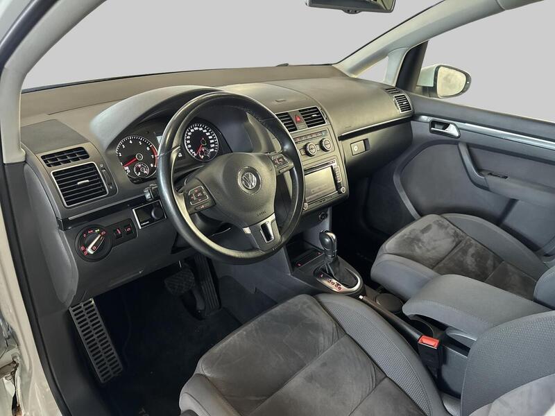 Volkswagen Touran vaihtoauto