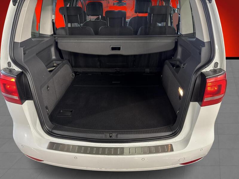 Volkswagen Touran vaihtoauto