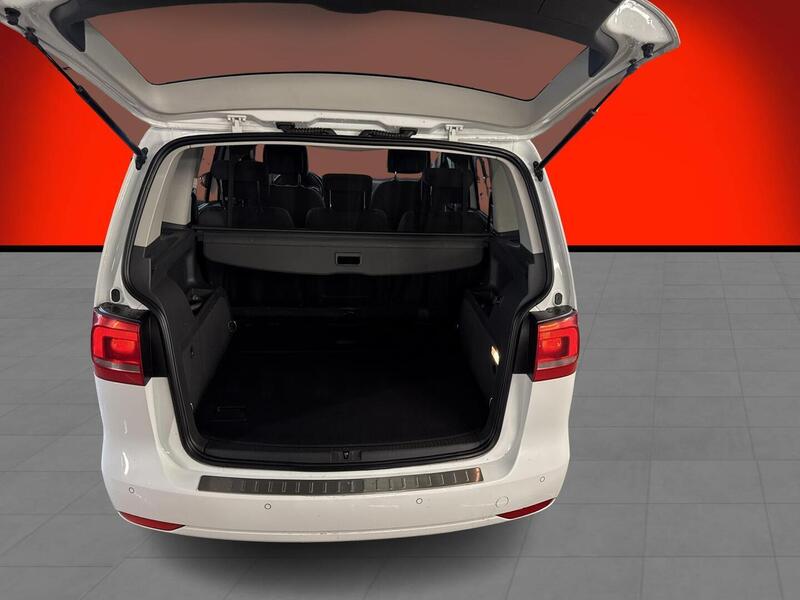 Volkswagen Touran vaihtoauto