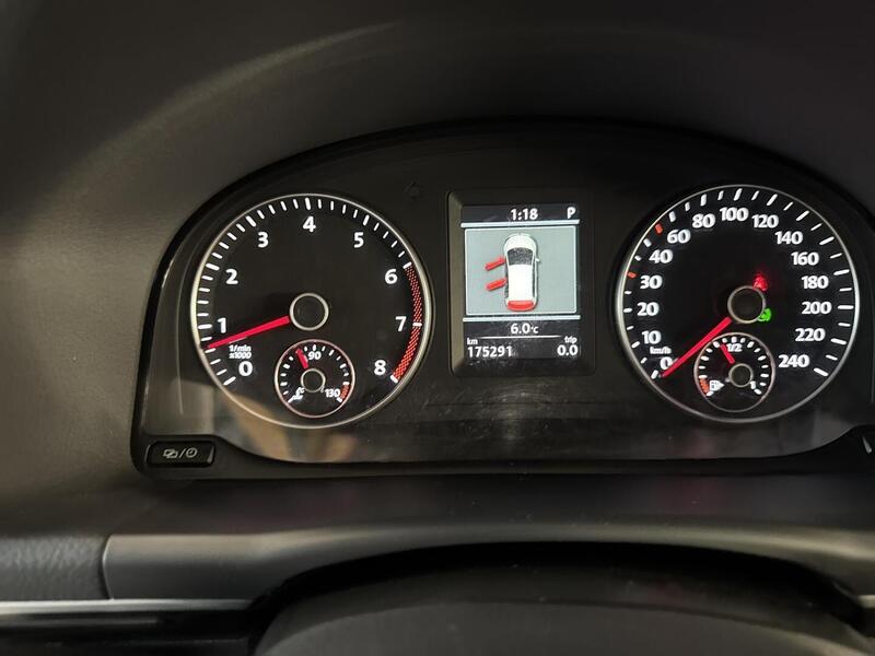 Volkswagen Touran vaihtoauto