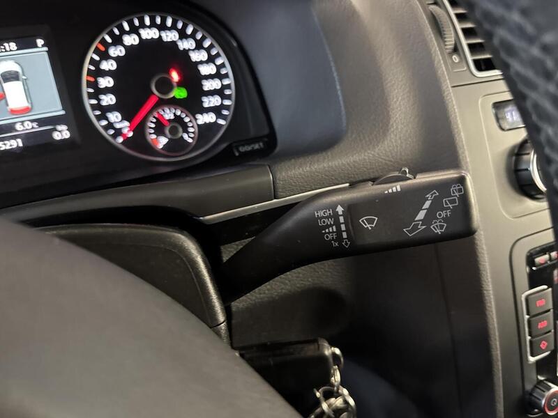 Volkswagen Touran vaihtoauto