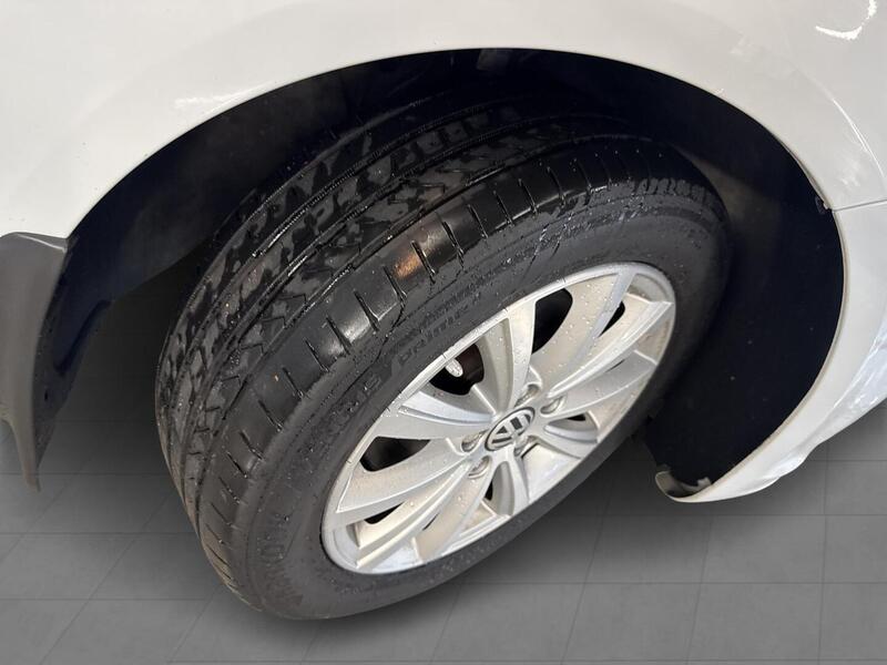 Volkswagen Touran vaihtoauto