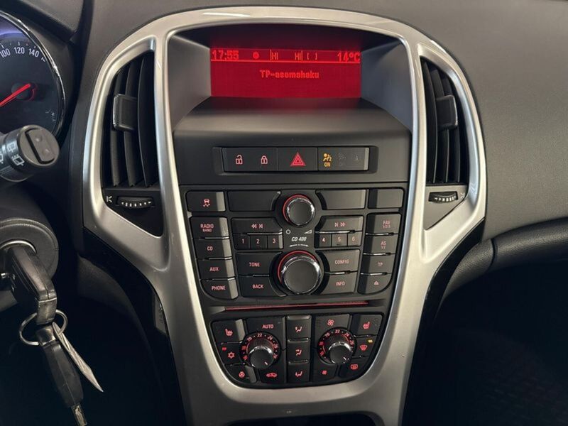 Opel Astra vaihtoauto