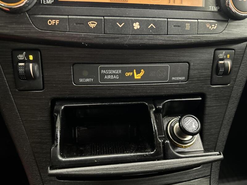 Toyota Avensis vaihtoauto