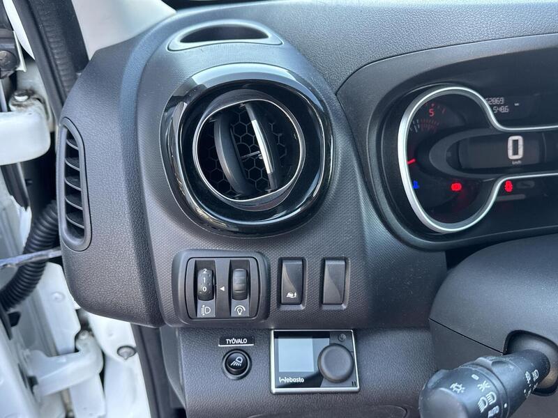 Nissan NV300 vaihtoauto