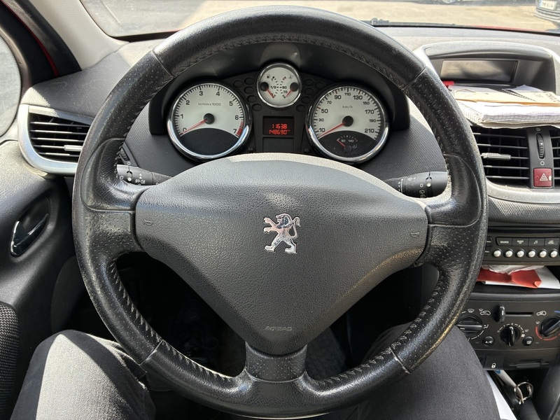 Peugeot 207 vaihtoauto