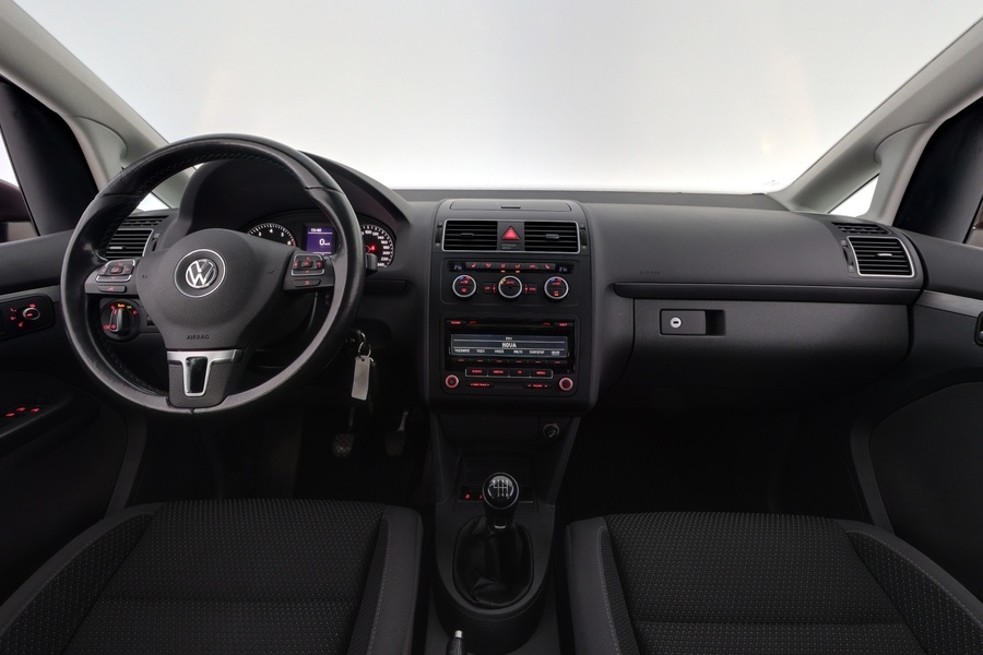 Volkswagen Touran vaihtoauto