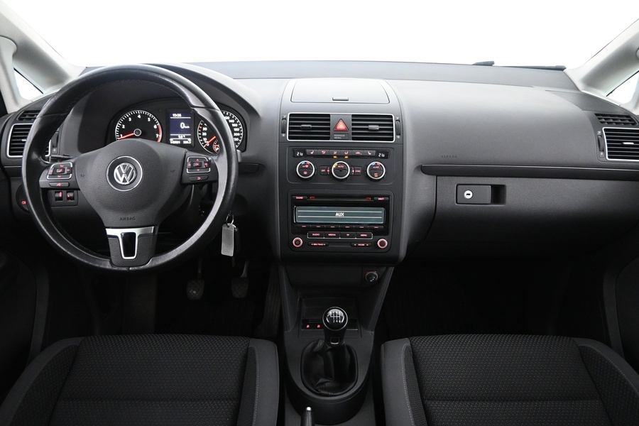 Volkswagen Touran vaihtoauto
