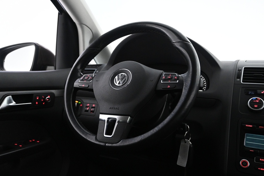 Volkswagen Touran vaihtoauto