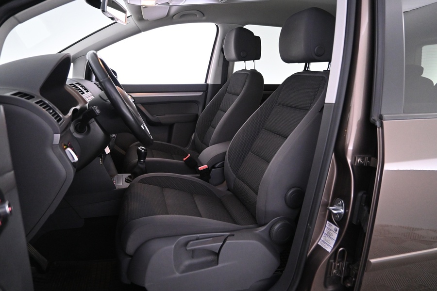 Volkswagen Touran vaihtoauto