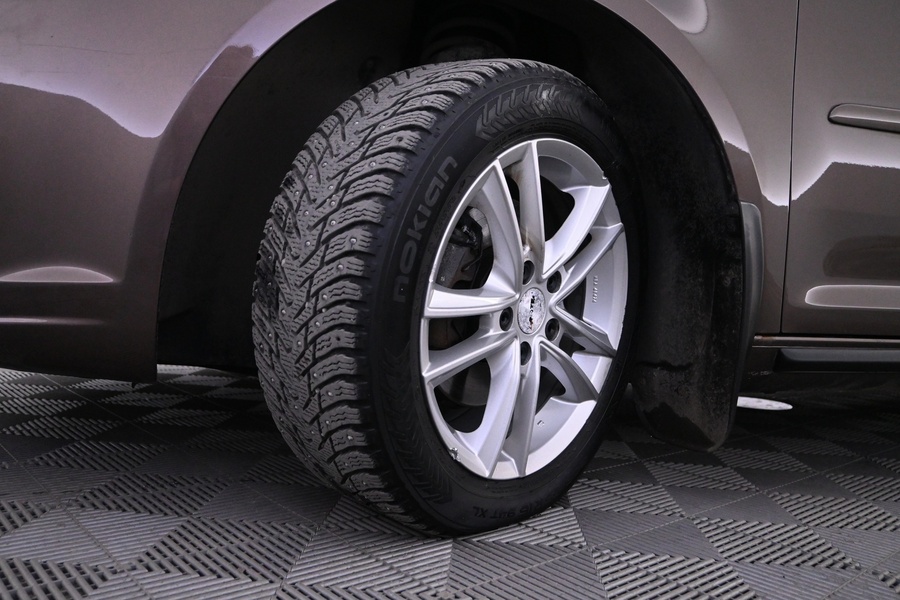 Volkswagen Touran vaihtoauto