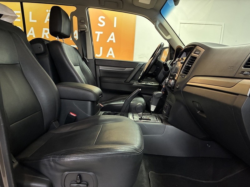 Mitsubishi Pajero vaihtoauto