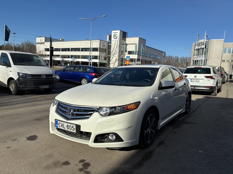 Honda Accord vaihtoauto