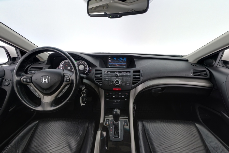 Honda Accord vaihtoauto