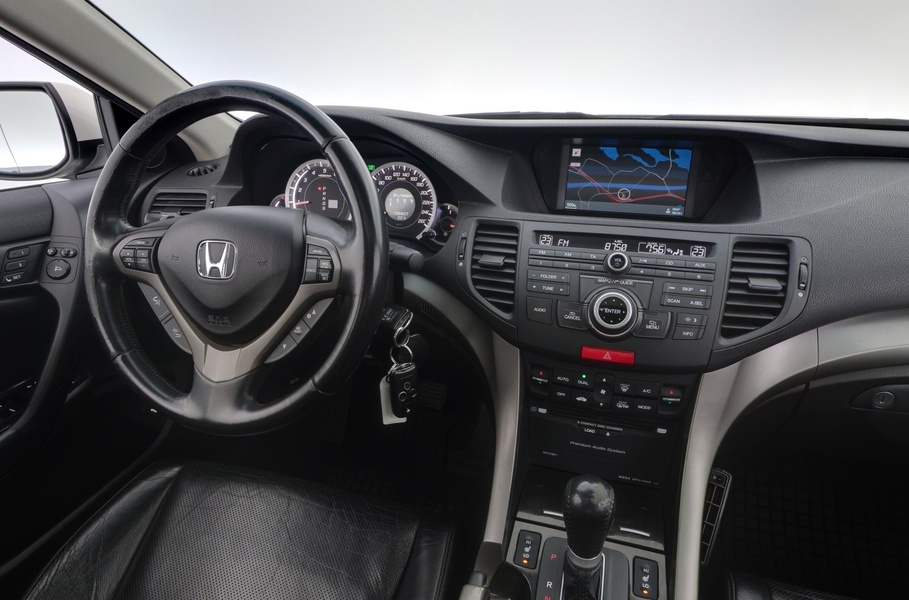 Honda Accord vaihtoauto