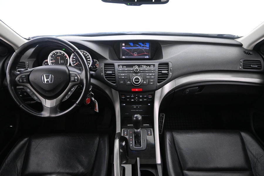 Honda Accord vaihtoauto