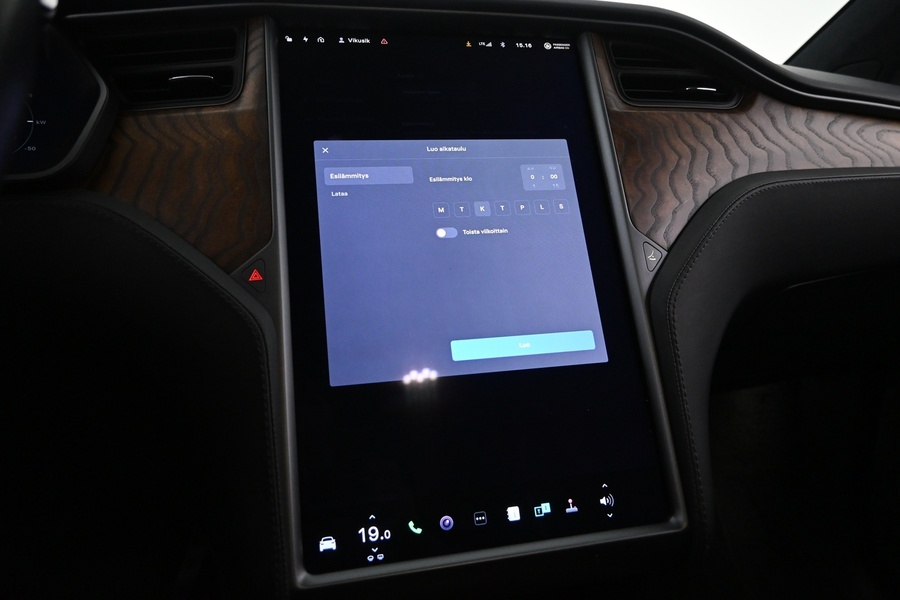 Tesla Model X vaihtoauto