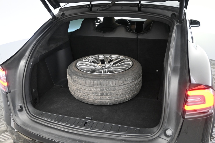 Tesla Model X vaihtoauto