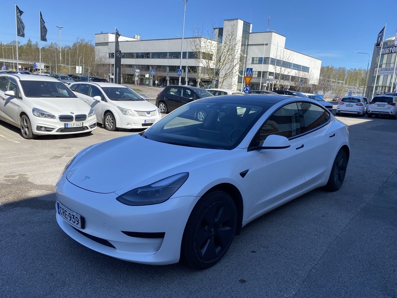 Tesla Model 3 vaihtoauto