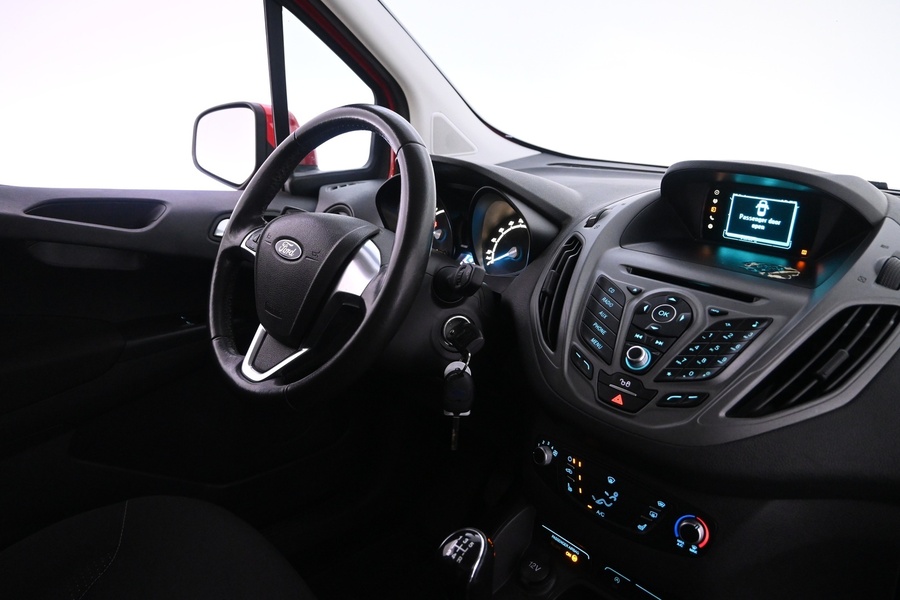 Ford Transit Courier vaihtoauto