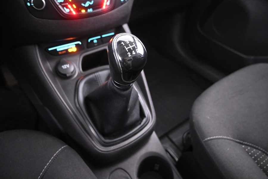 Ford Transit Courier vaihtoauto