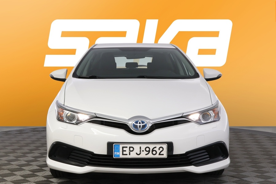 Toyota Auris vaihtoauto