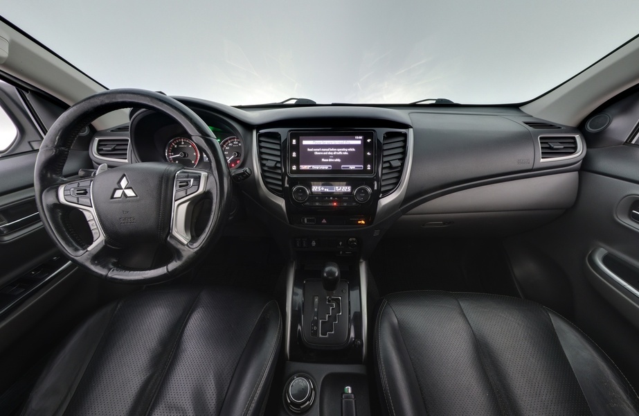 Mitsubishi L200 vaihtoauto