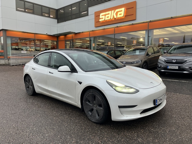 Tesla Model 3 vaihtoauto