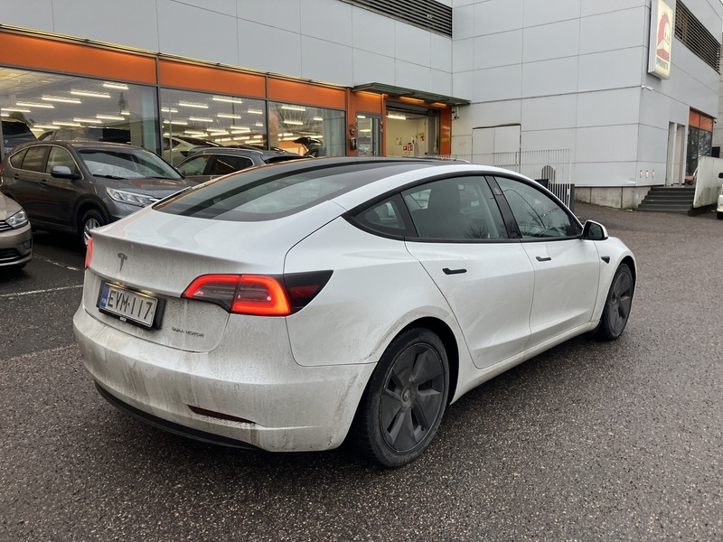 Tesla Model 3 vaihtoauto