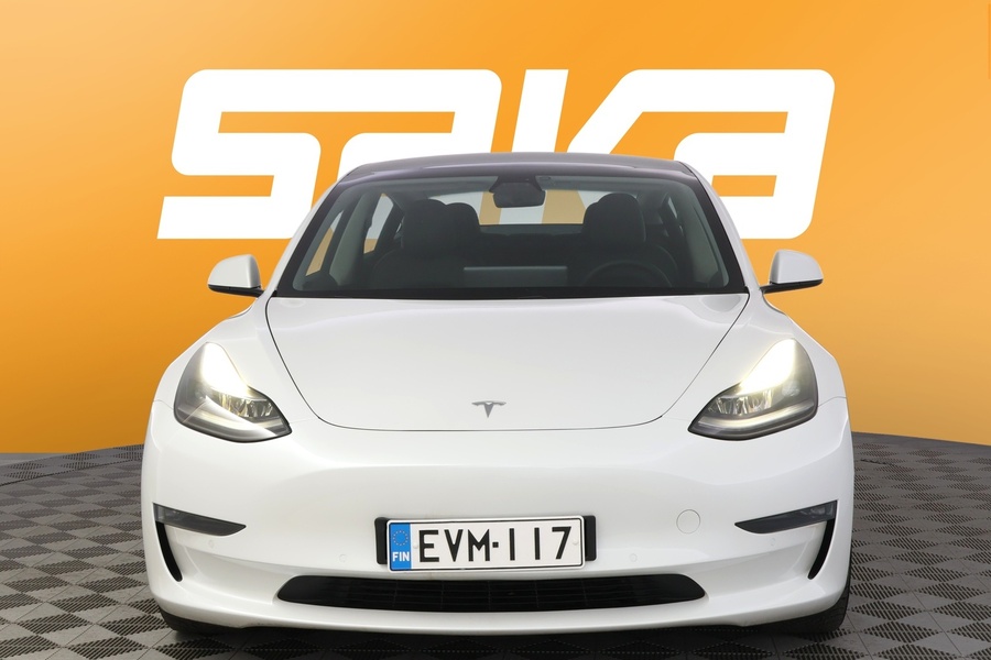 Tesla Model 3 vaihtoauto