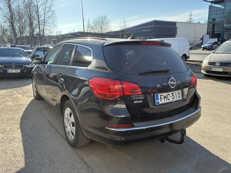 Opel Astra vaihtoauto