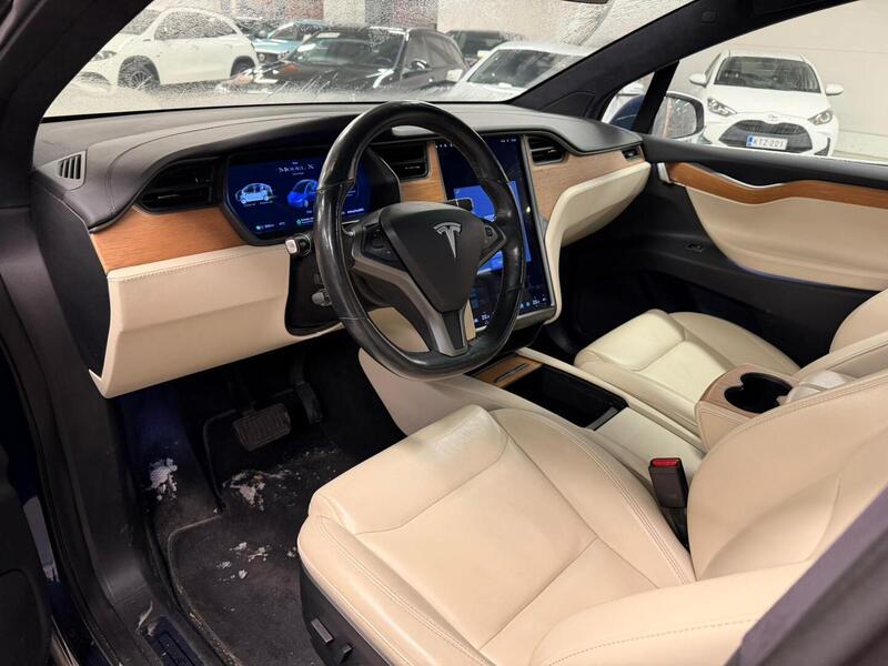 Tesla Model X vaihtoauto