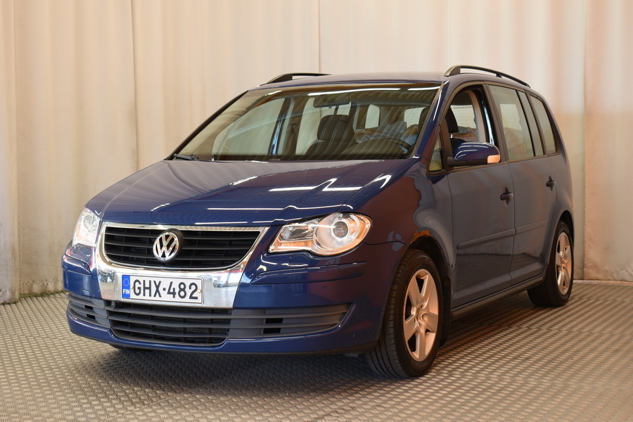 Volkswagen Touran vaihtoauto