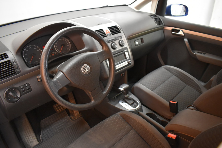 Volkswagen Touran vaihtoauto