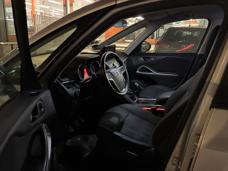 Opel Zafira Tourer vaihtoauto