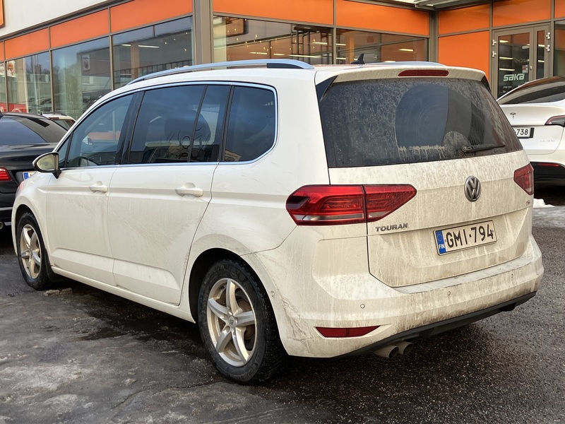 Volkswagen Touran vaihtoauto
