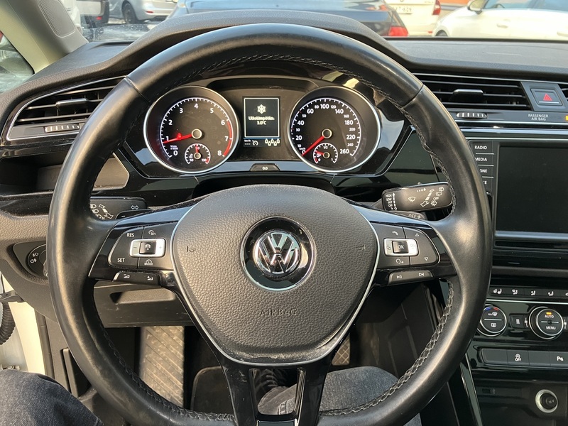 Volkswagen Touran vaihtoauto