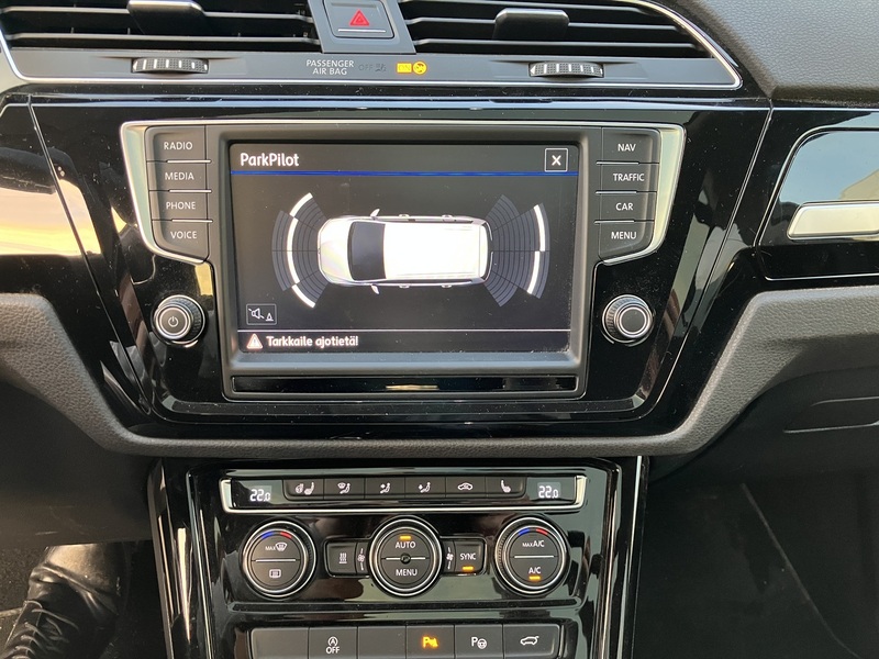 Volkswagen Touran vaihtoauto