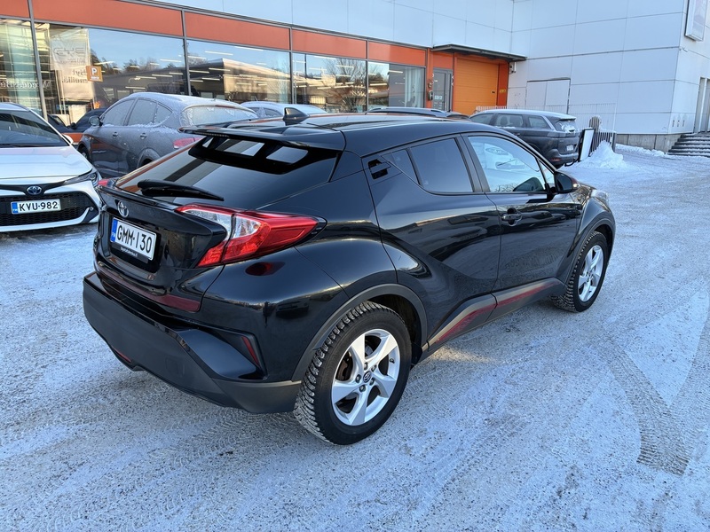 Toyota C-HR vaihtoauto