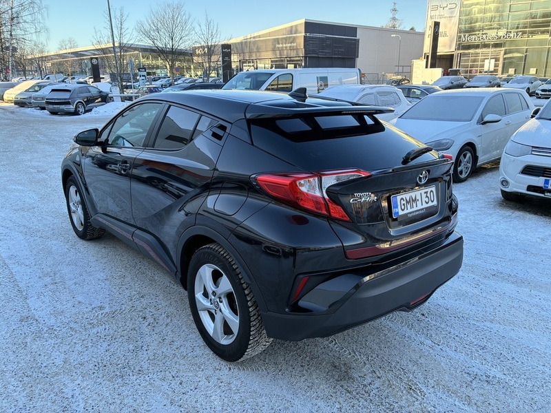Toyota C-HR vaihtoauto