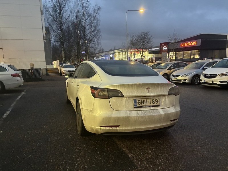 Tesla Model 3 vaihtoauto