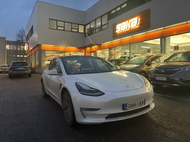 Tesla Model 3 vaihtoauto