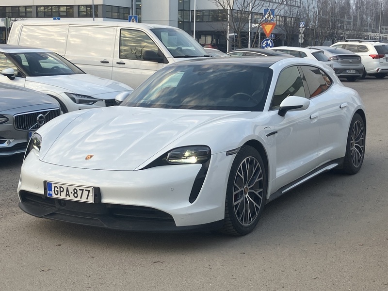 Porsche Taycan vaihtoauto