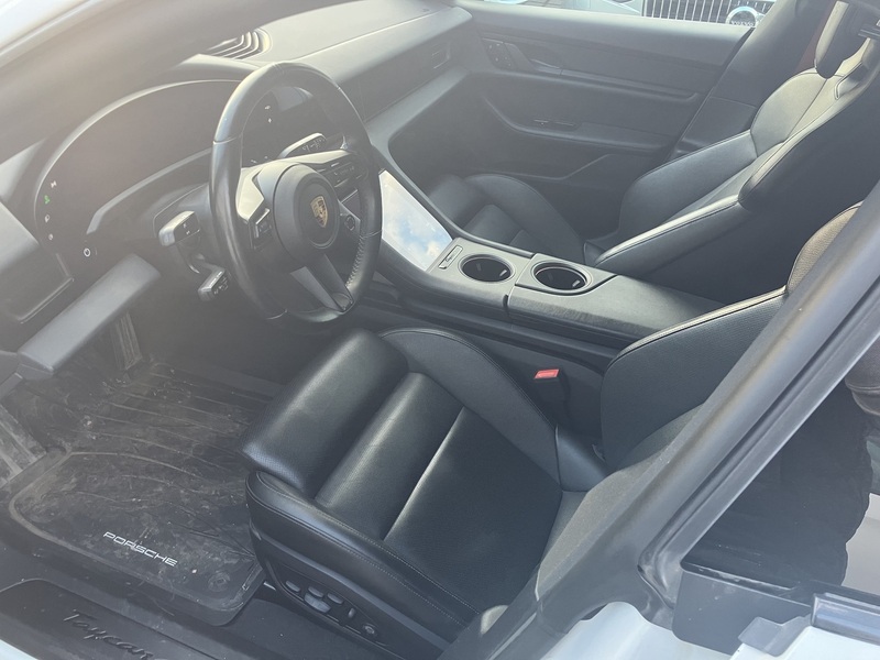 Porsche Taycan vaihtoauto