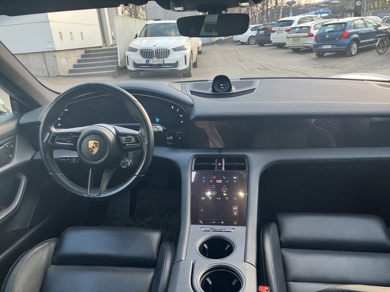 Porsche Taycan vaihtoauto