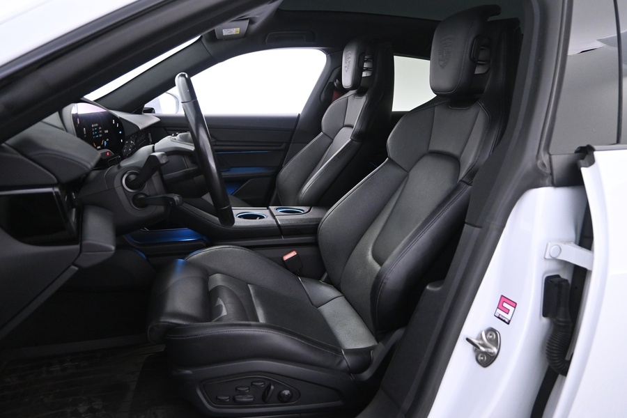 Porsche Taycan vaihtoauto