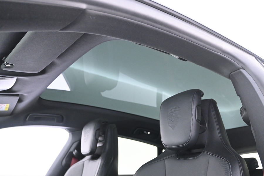 Porsche Taycan vaihtoauto